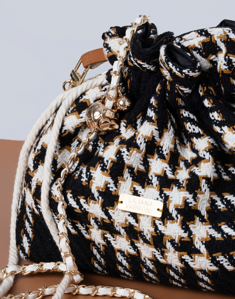 Bolso modelo BOMBÓN en TEEWD