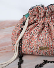 Bolso modelo BOMBÓN en TEEWD